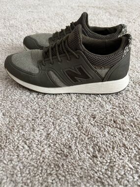New Balance WRL420SR Green Suede Mesh Sneakers Women’s Size 8 Retro Running
